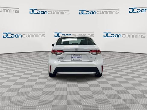 Used 2022 Toyota Corolla LE FWD image 7