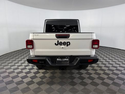 Used 2023 Jeep Gladiator Sport AWD/4WD image 7