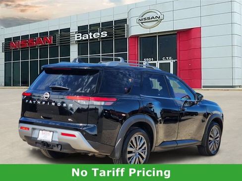 Certified 2025 Nissan Pathfinder SL w/ SL Premium Package image 4