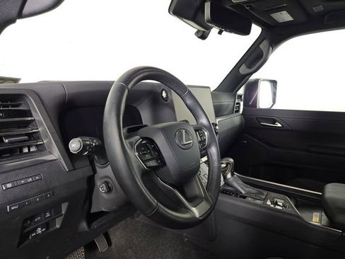 Used 2024 Lexus GX 550 w/ Accessory Package (2T) AWD/4WD image 15