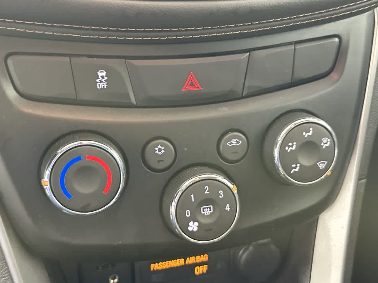 Used 2020 Chevrolet Trax LT FWD image 18