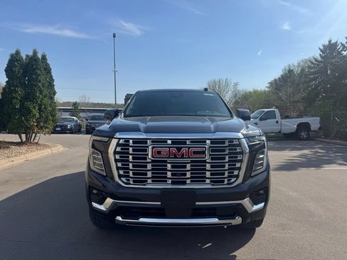 Used 2025 GMC Yukon Denali w/ Denali Reserve Package AWD/4WD image 3