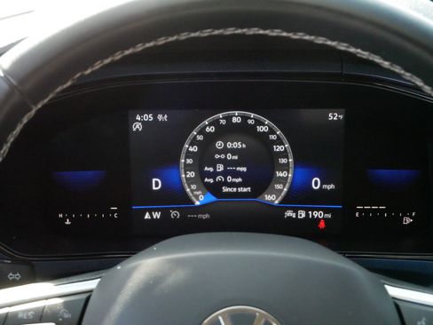 Used 2022 Volkswagen Taos SE image 22