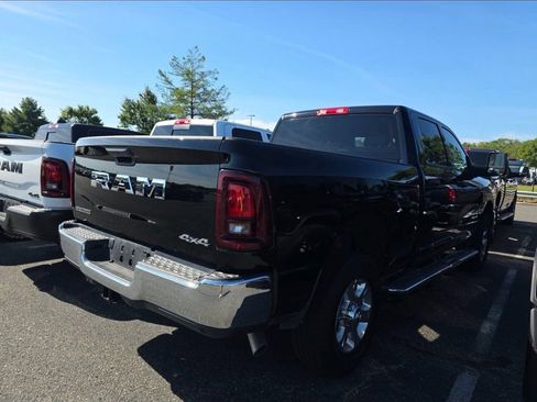 Used 2025 RAM 2500 Big Horn AWD/4WD image 9