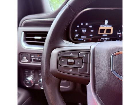 Used 2024 GMC Yukon SLT AWD/4WD image 35