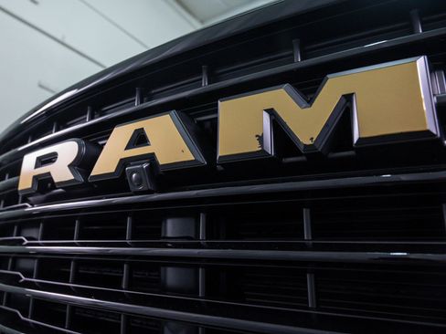 Used 2025 RAM 1500 Laramie w/ Night Edition AWD/4WD image 6