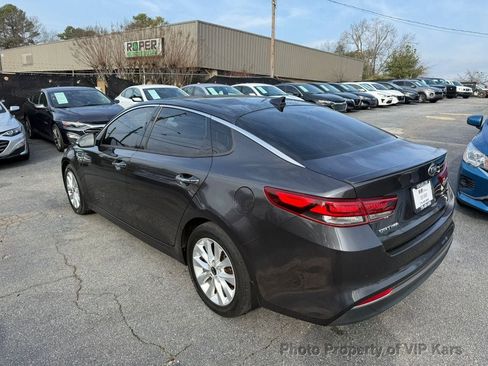 Used 2018 Kia Optima S w/ Panoramic Sunroof Package image 7