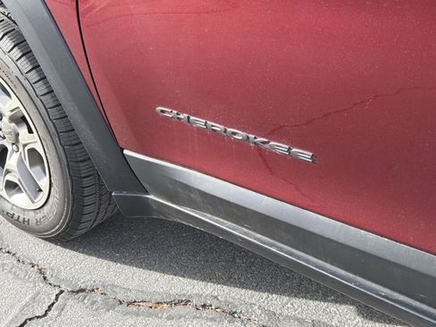 Certified 2021 Jeep Cherokee Trailhawk w/ Comfort/Convenience Group image 12