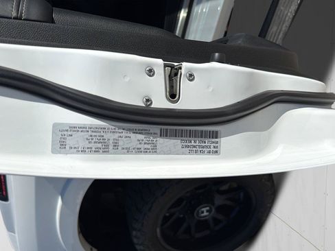 Used 2022 RAM 2500 Limited AWD/4WD image 30