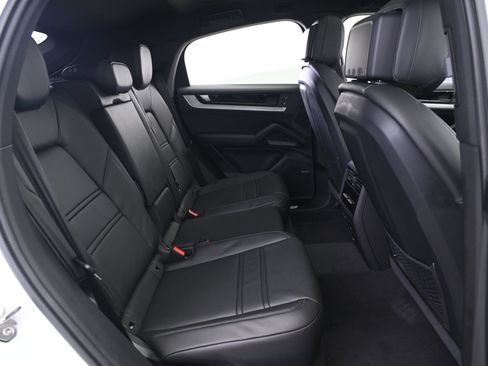 Used 2026 Porsche Cayenne Coupe AWD/4WD image 18