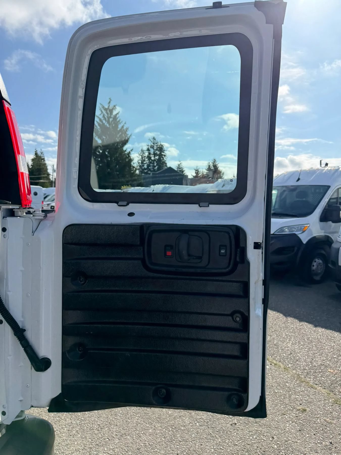 Used 2023 GMC Savana 2500 Extended w/ Driver Convenience Package RWD image 21