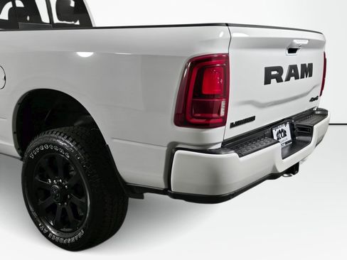 New 2026 RAM 2500 Laramie AWD/4WD image 15
