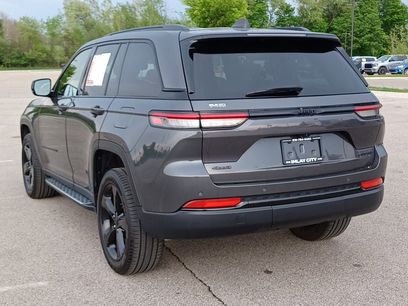 Used 2024 Jeep Grand Cherokee Limited w/ Black Appearance Package