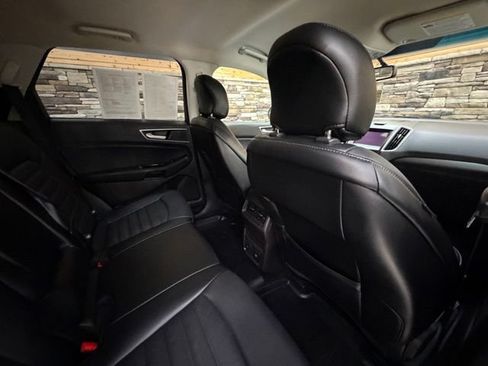 Used 2017 Ford Edge SEL w/ Equipment Group 201A AWD/4WD image 34
