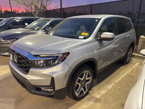 Used 2023 Honda Passport EX-L image 4