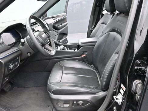 Used 2022 Jeep Grand Cherokee Overland AWD/4WD image 16