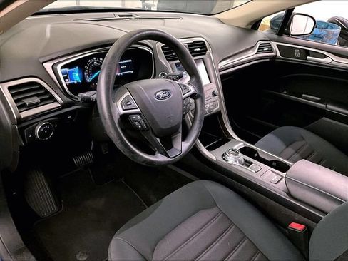 Used 2019 Ford Fusion SE FWD image 12