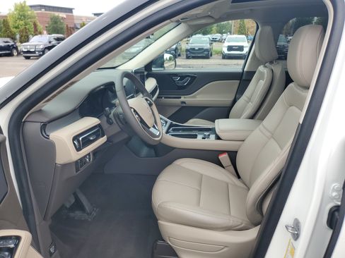 Certified 2024 Lincoln Aviator AWD w/ Premium Package image 12