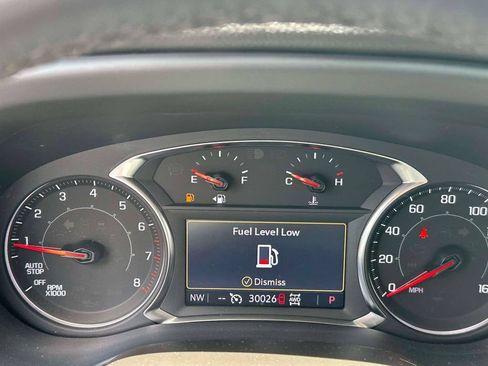 Used 2023 GMC Acadia SLT AWD/4WD image 26
