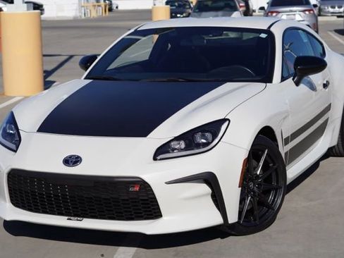 Used 2024 Toyota GR86 TRUENO Edition image 4