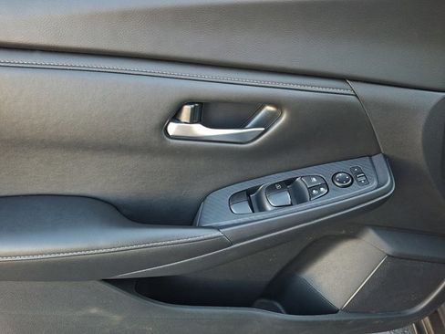 Used 2024 Nissan Sentra SV image 12