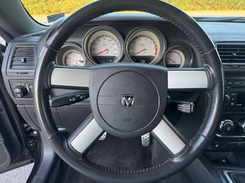 Used 2010 Dodge Challenger R/T RWD image 21