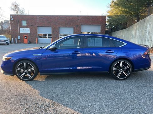 Used 2023 Honda Accord Sport image 2