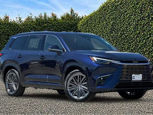 New 2026 Lexus TX 550h AWD Plug-In Hybrid image 2