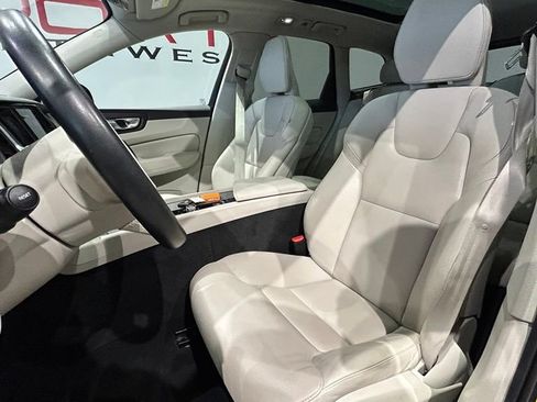 Used 2023 Volvo XC60 B5 Plus w/ Climate Package AWD/4WD image 24