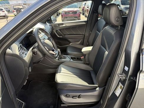 Used 2023 Volkswagen Tiguan SE R-Line FWD image 13
