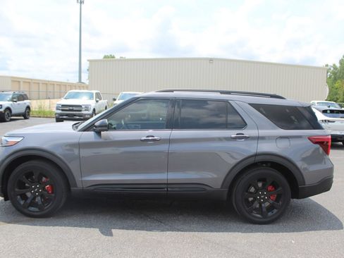Used 2021 Ford Explorer ST w/ Equipment Group 401A AWD/4WD image 3
