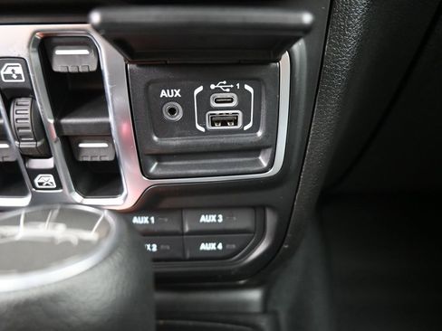 New 2026 Jeep Gladiator Mojave AWD/4WD image 9