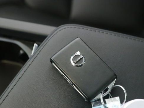 Used 2025 Volvo S60 B5 Core image 21