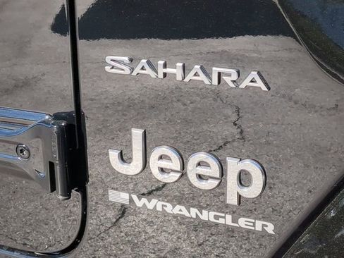 Certified 2024 Jeep Wrangler Unlimited Sahara w/ Technology Group image 13