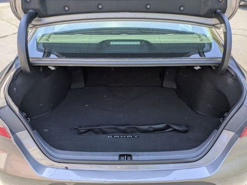Used 2019 Toyota Camry SE w/ Carpet Mat Package FWD image 30