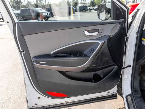 Used 2018 Hyundai Santa Fe Limited image 9