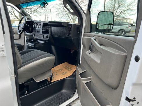 Used 2022 Chevrolet Express 2500 w/ Driver Convenience Package image 26