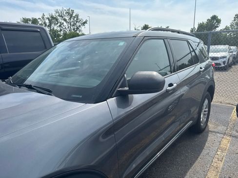 Used 2022 Ford Explorer XLT w/ Equipment Group 202A AWD/4WD image 14