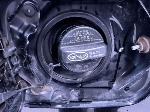 Used 2023 Toyota Corolla LE image 37