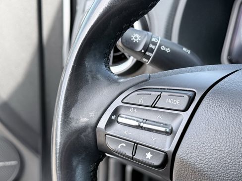 Used 2022 Hyundai Kona Limited FWD image 65