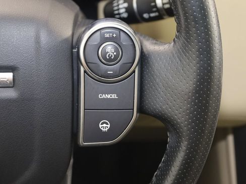 Used 2016 Land Rover Range Rover Sport SE image 33