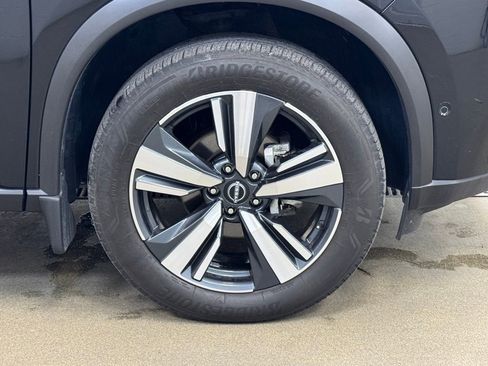 Used 2023 Nissan Rogue SL w/ SL Premium Package image 4