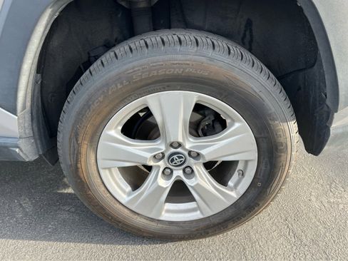 Used 2019 Toyota RAV4 LE image 14