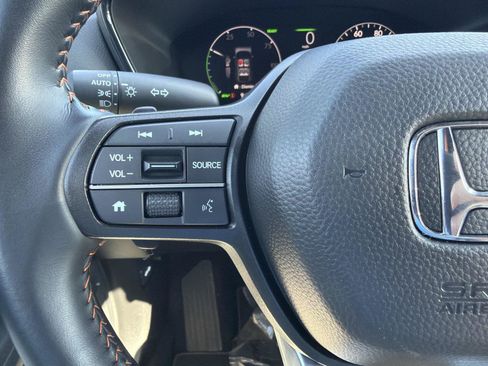 Used 2025 Honda CR-V Sport image 11