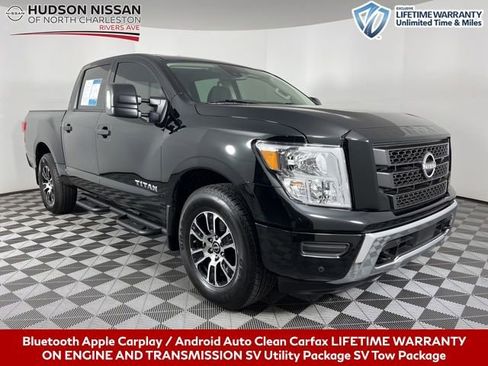 Used 2024 Nissan Titan SV w/ SV Convenience Package image 1