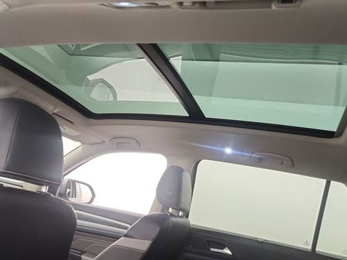 Used 2022 Volkswagen Atlas SEL Premium image 18