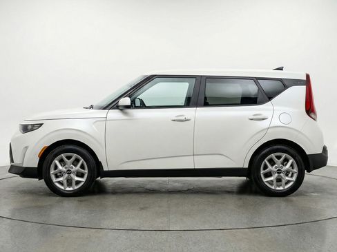 Used 2025 Kia Soul LX w/ LX Technology Package image 5