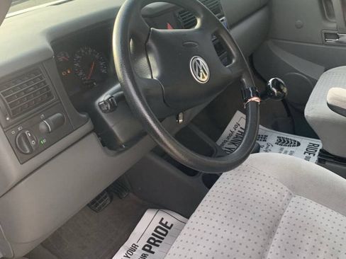 Used 2002 Volkswagen Eurovan MV FWD image 14