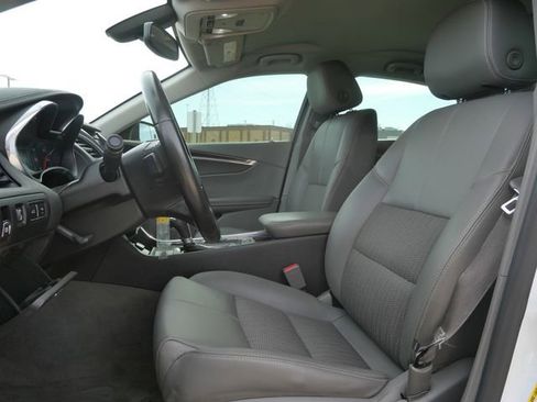 Used 2015 Chevrolet Impala LT w/ Convenience Package image 11