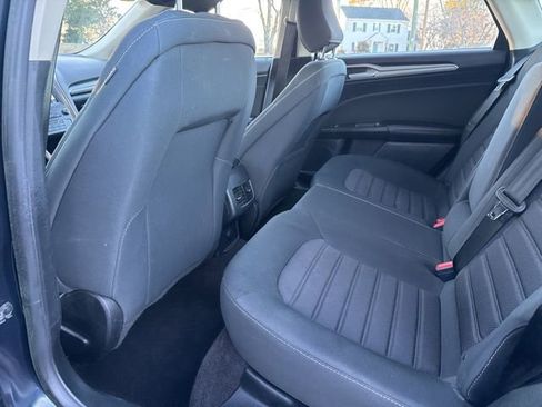 Used 2020 Ford Fusion SE image 19